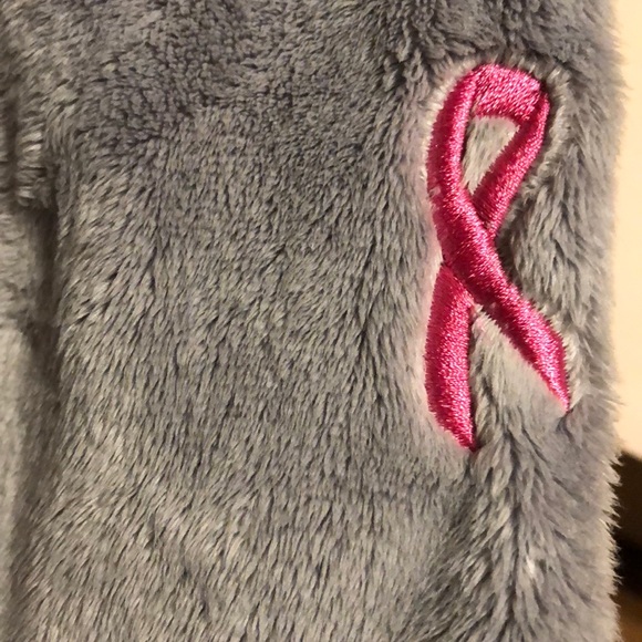 Fuzzy NORTH FACE sweatshirt - Picture 2 of 2